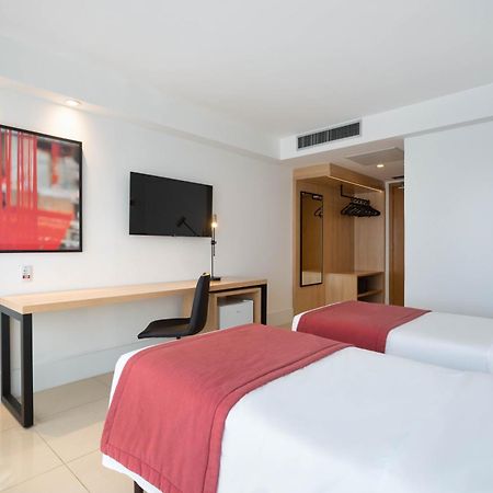 Ramada By Wyndham Brasilia Alvorada Hotel Bagian luar foto