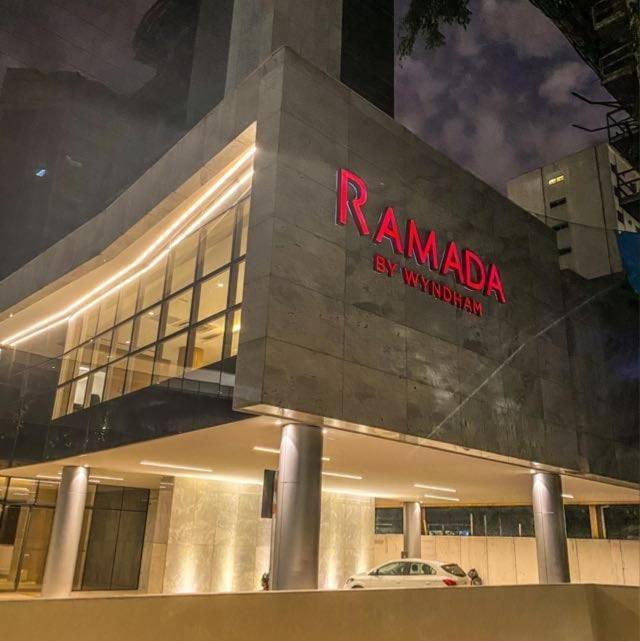 Ramada By Wyndham Brasilia Alvorada Hotel Bagian luar foto