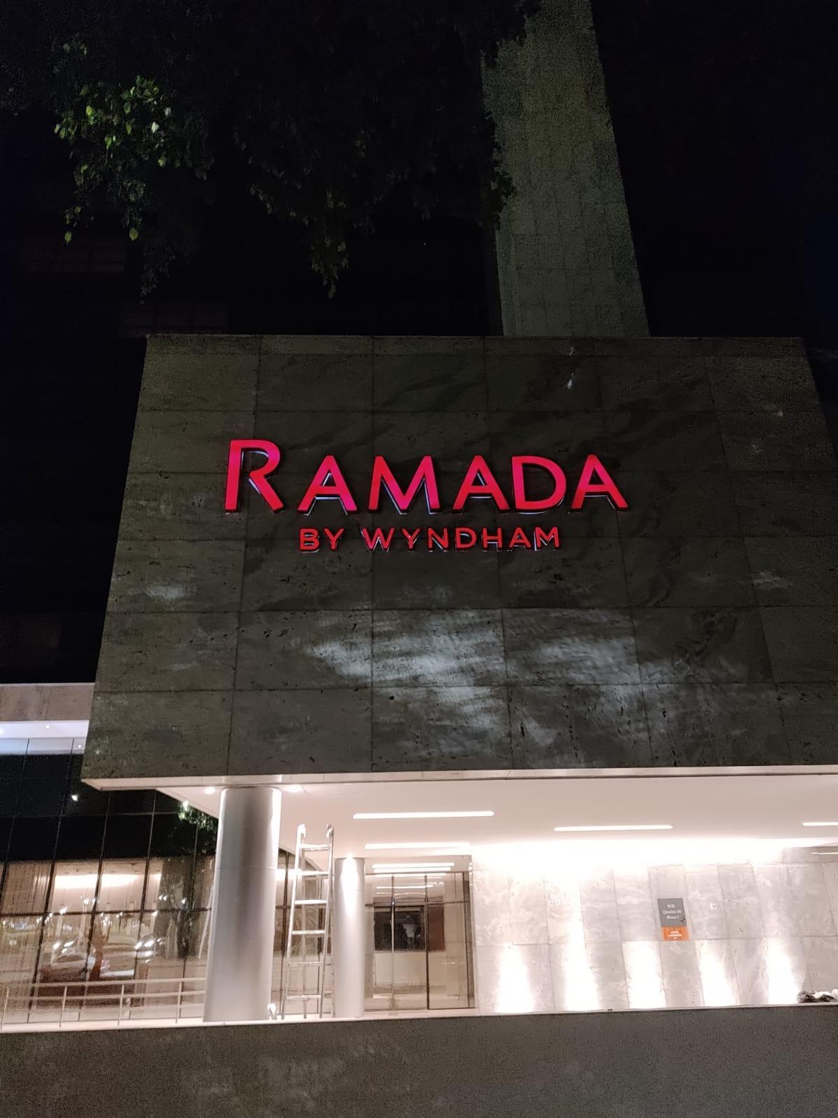 Ramada By Wyndham Brasilia Alvorada Hotel Bagian luar foto