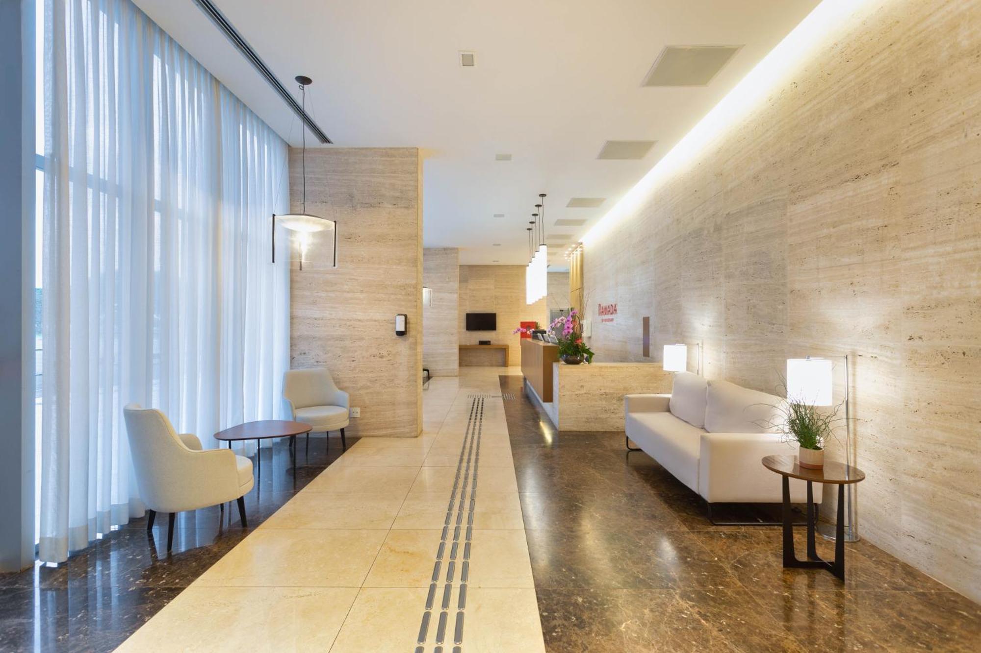 Ramada By Wyndham Brasilia Alvorada Hotel Bagian luar foto