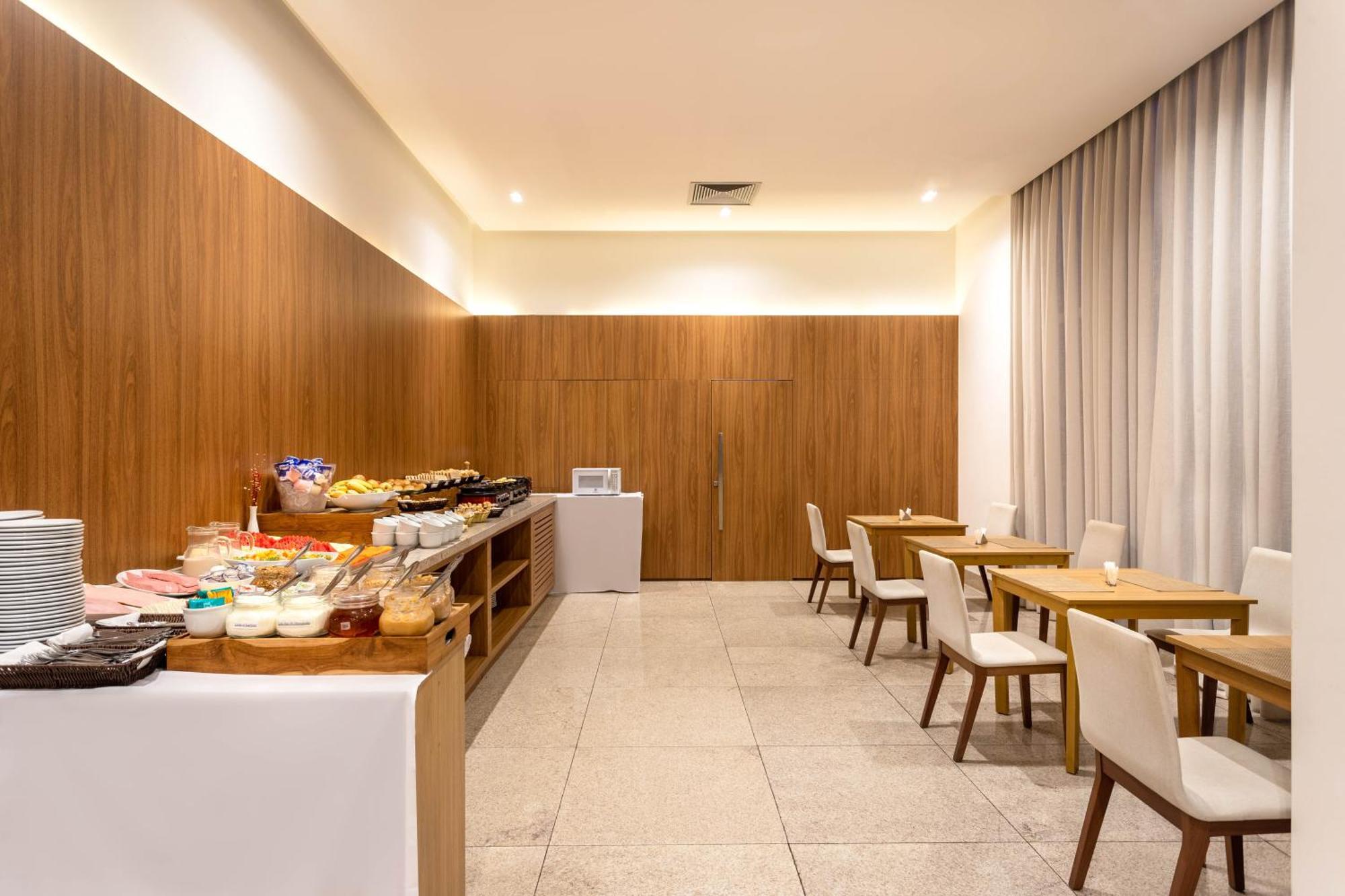 Ramada By Wyndham Brasilia Alvorada Hotel Bagian luar foto